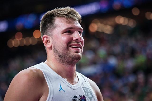 1662108135966052938.jpg a5200b89ly1h5rm52am4rj20rs0ijtb7.jpg