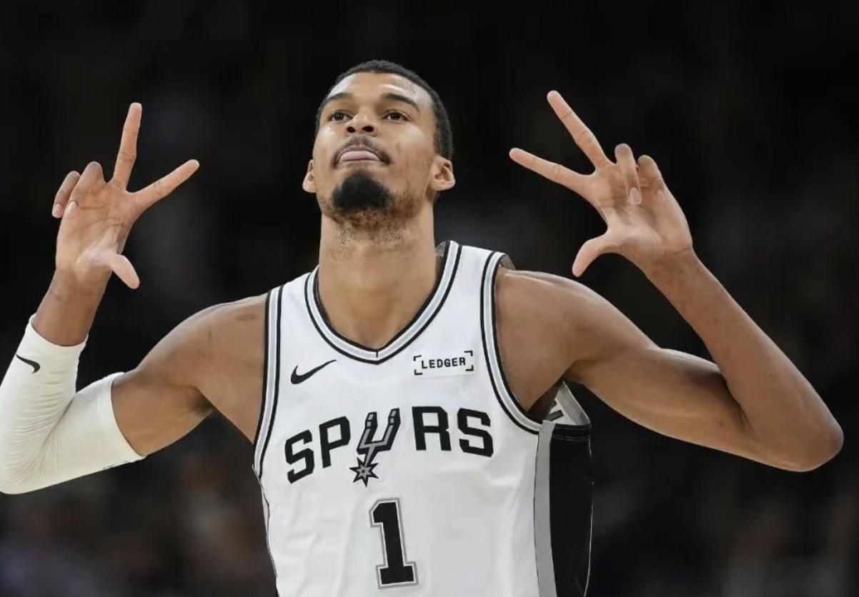 开云app下载-文班亚马5场狂砍165分57板19帽,继2006年姚明之后首人