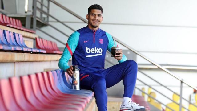 开云体育官网-阿劳霍:我的领袖气质与生俱来 想在巴萨队史留名