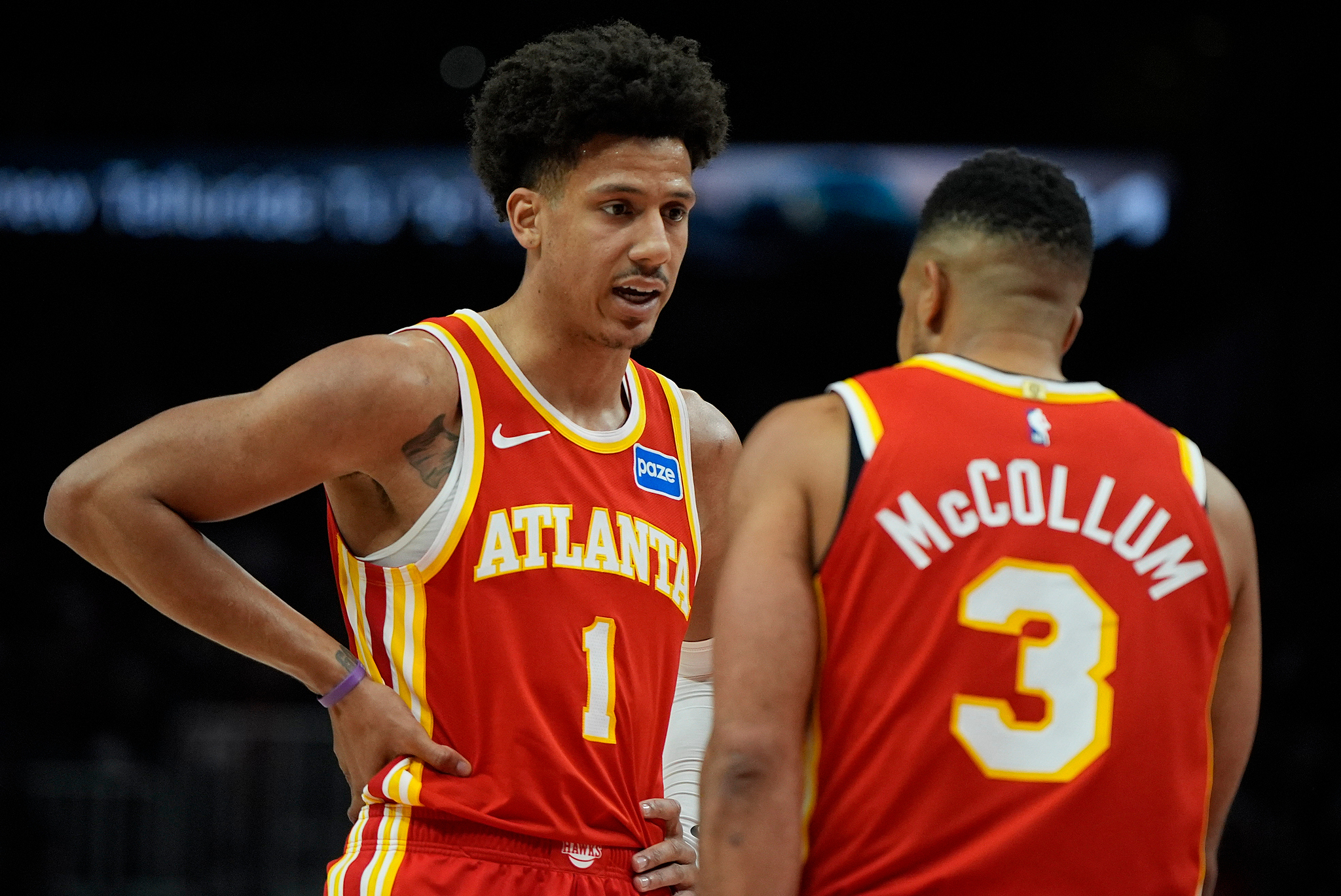 开云体育官网-约翰逊23+10+12麦科勒姆30分 老鹰轻取雄鹿9连胜